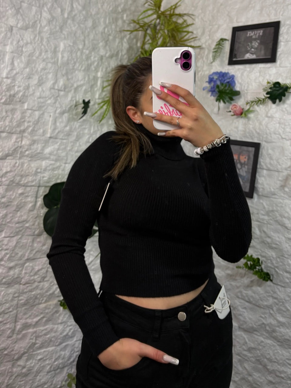 Dolcevita crop-top a costine con collo alto
