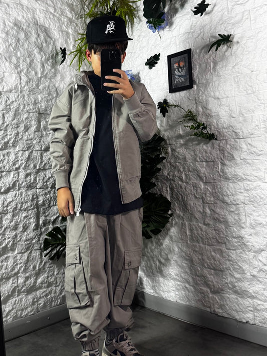 Completo beige con giacca zip e pantalone cargo baggy 10-16 anni