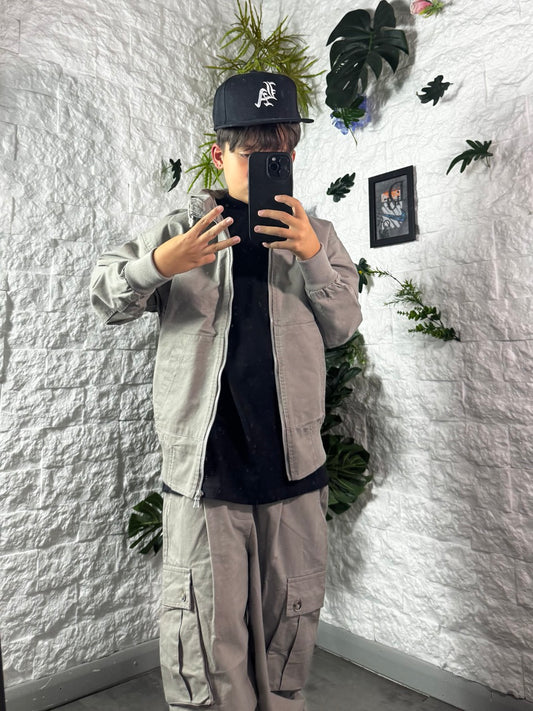 Completo beige con giacca zip e pantalone cargo baggy 10-16 anni