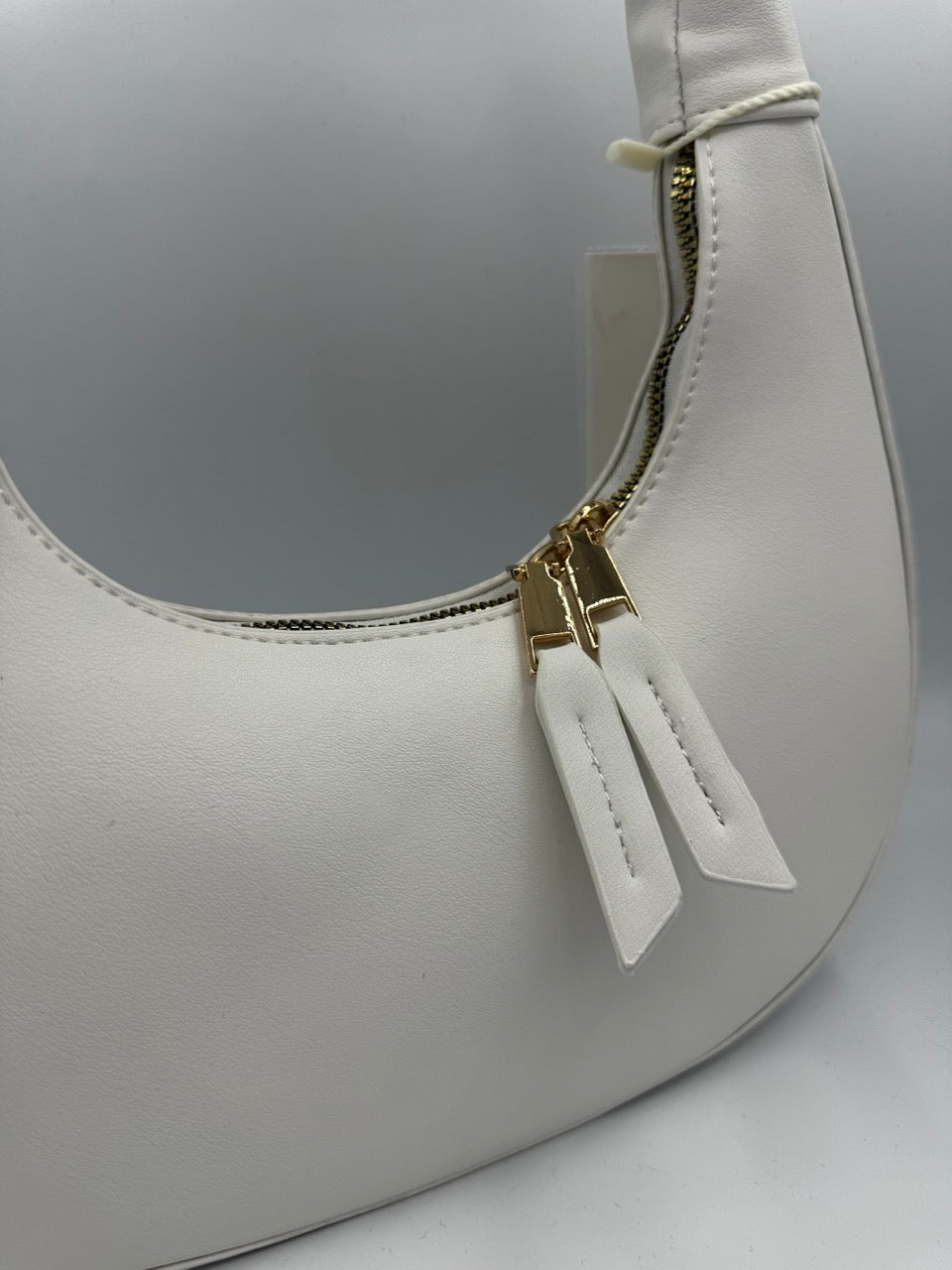 Borsa a spalla panna in ecopelle con manico imbottito e tracolla abbinata