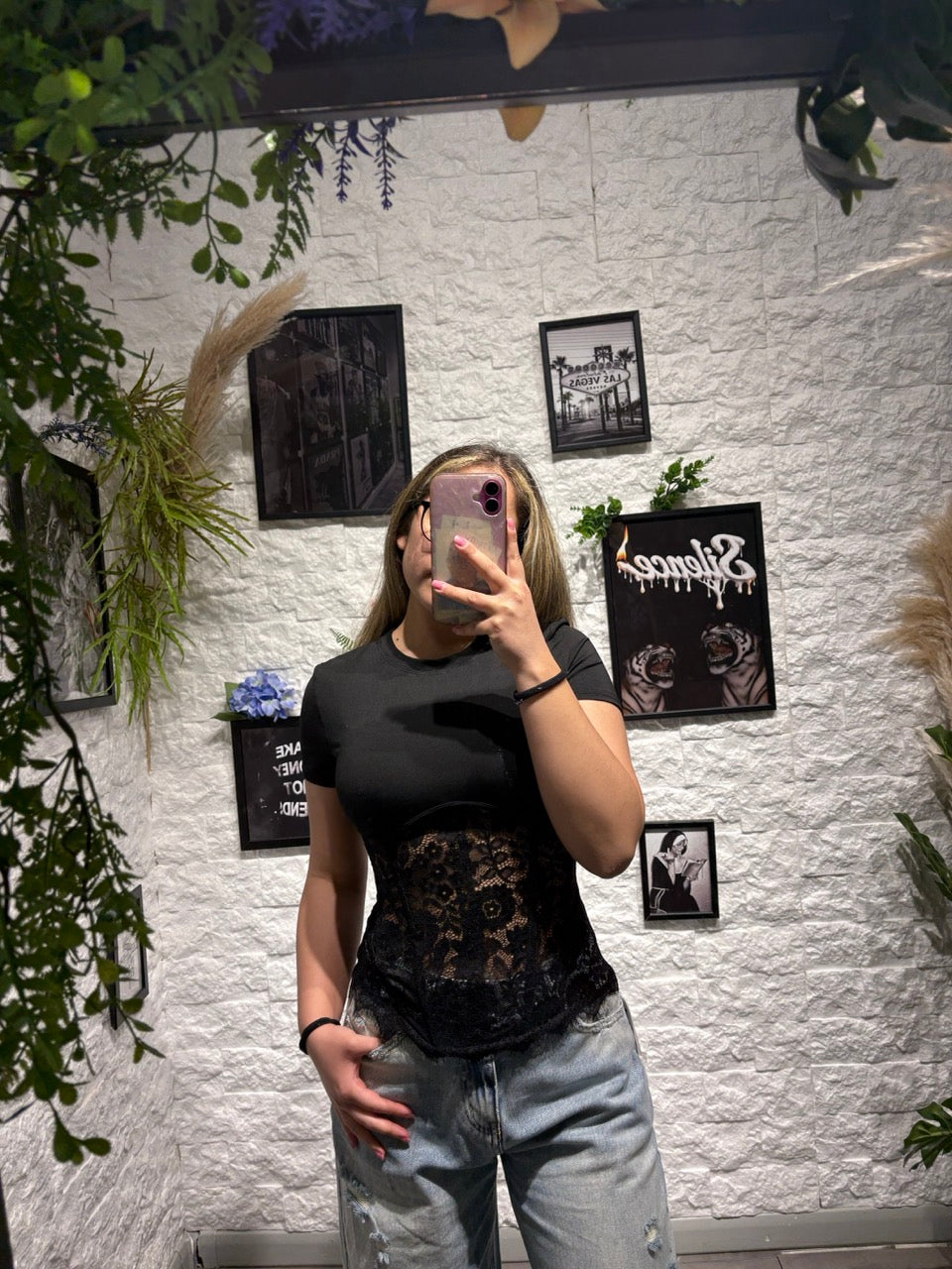 T-shirt in lycra con inserto in pizzo effetto corsetto