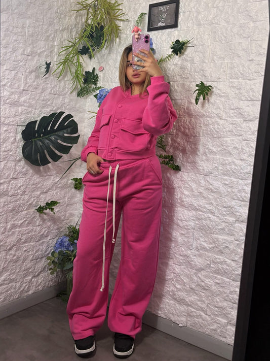 Completo in tuta con giacca college e pantalone palazzo