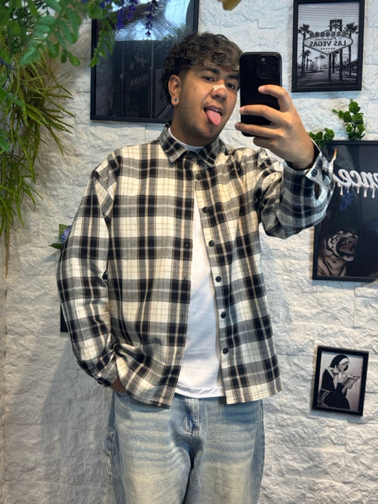 Camicia a quadri panna e nera con bottoni - OVERSIZE