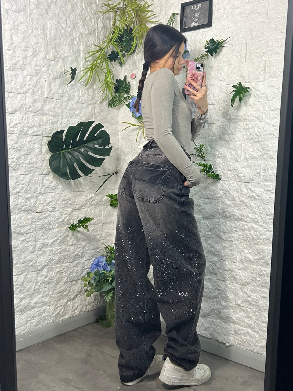 Jeans balloon neri con brillantini ed effetto rovinato