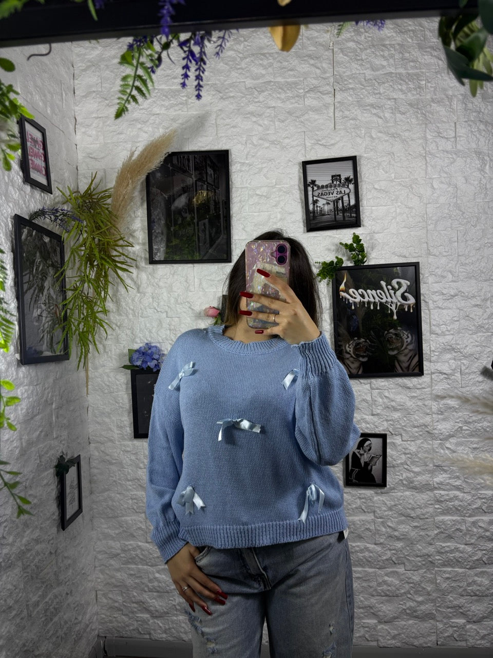 Maglioncino tinta unita con fiocchetti in raso applicati