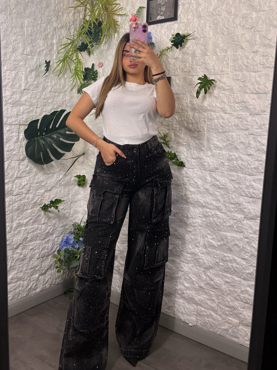 Jeans cargo a palazzo effetto slavato con brillantini