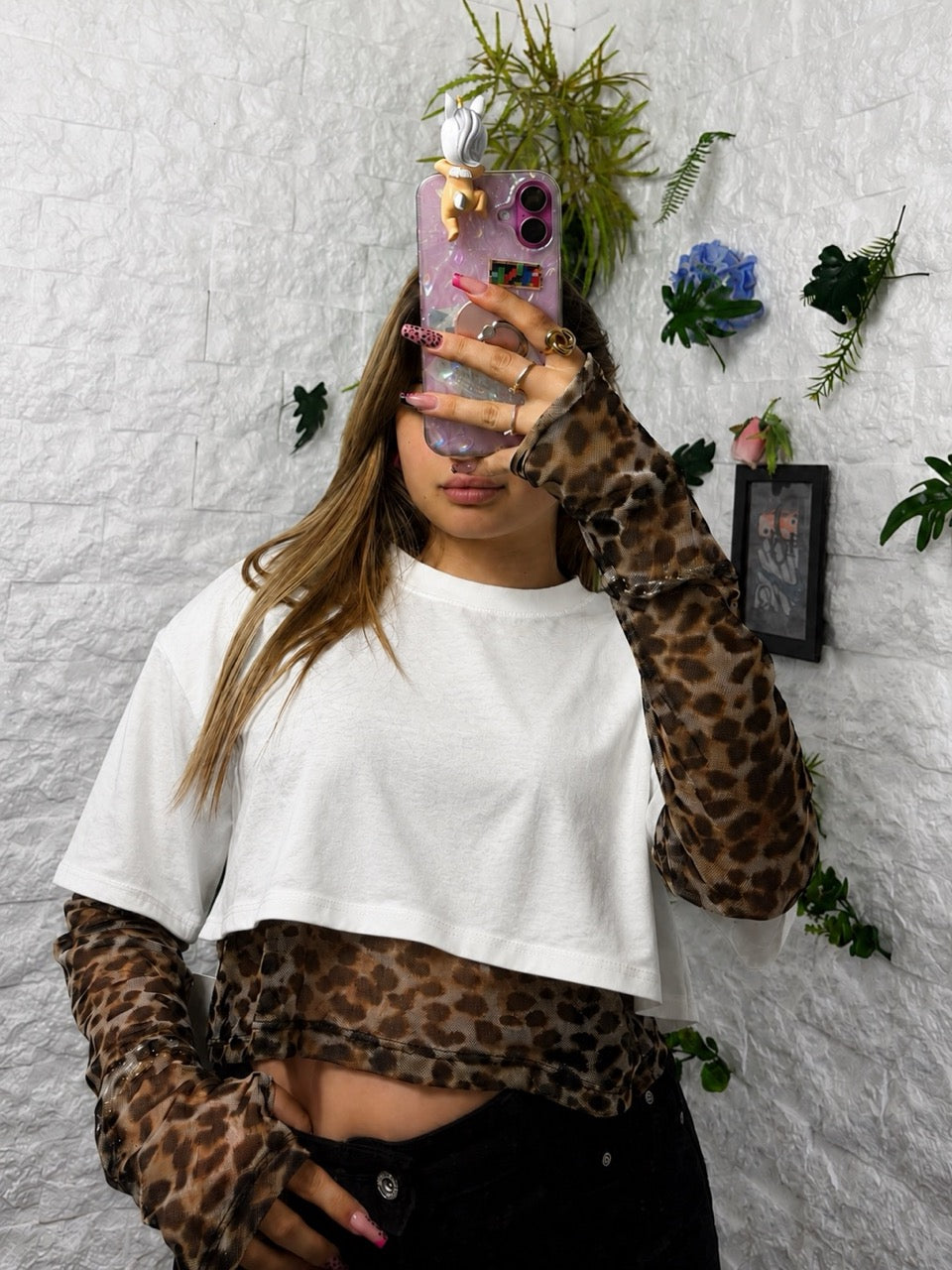 T-shirt crop in cotone con tulle leopardato e maniche lunghe
