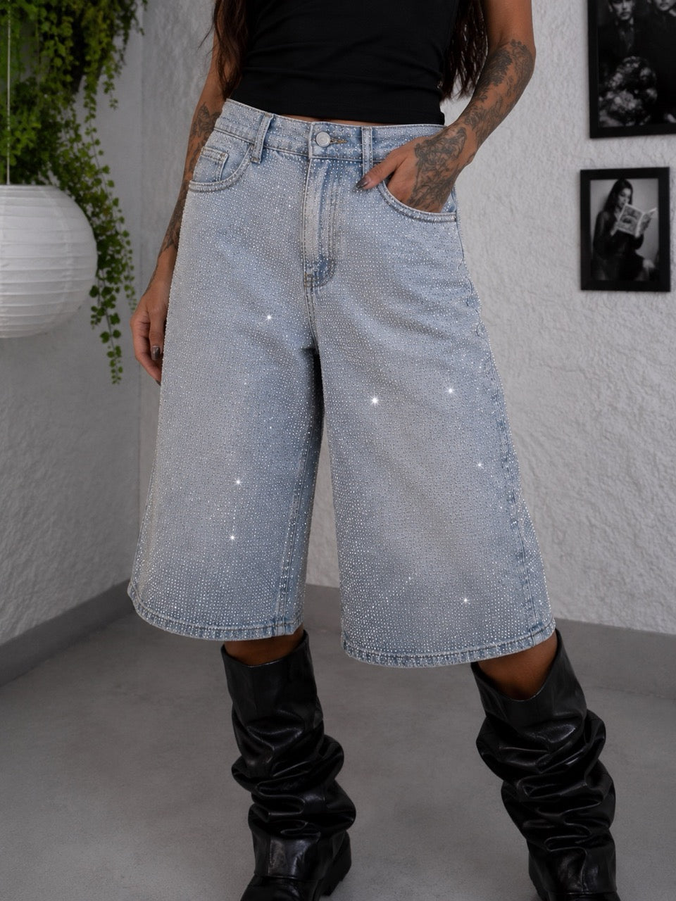 Bermuda jort grigio slavato in denim con brillantini