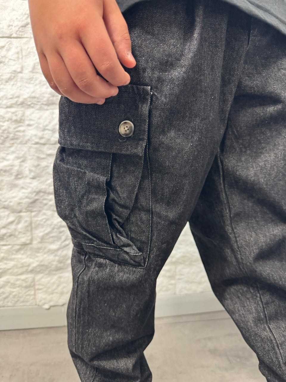 Pantalone cargo grigio scuro in denim con tasconi laterali 10-16 anni