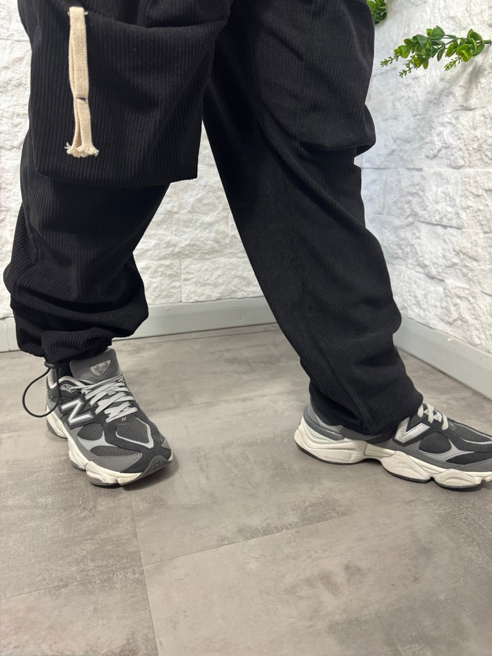 Pantalone cargo a costine nero con tasconi - GARZATO 10-16 anni