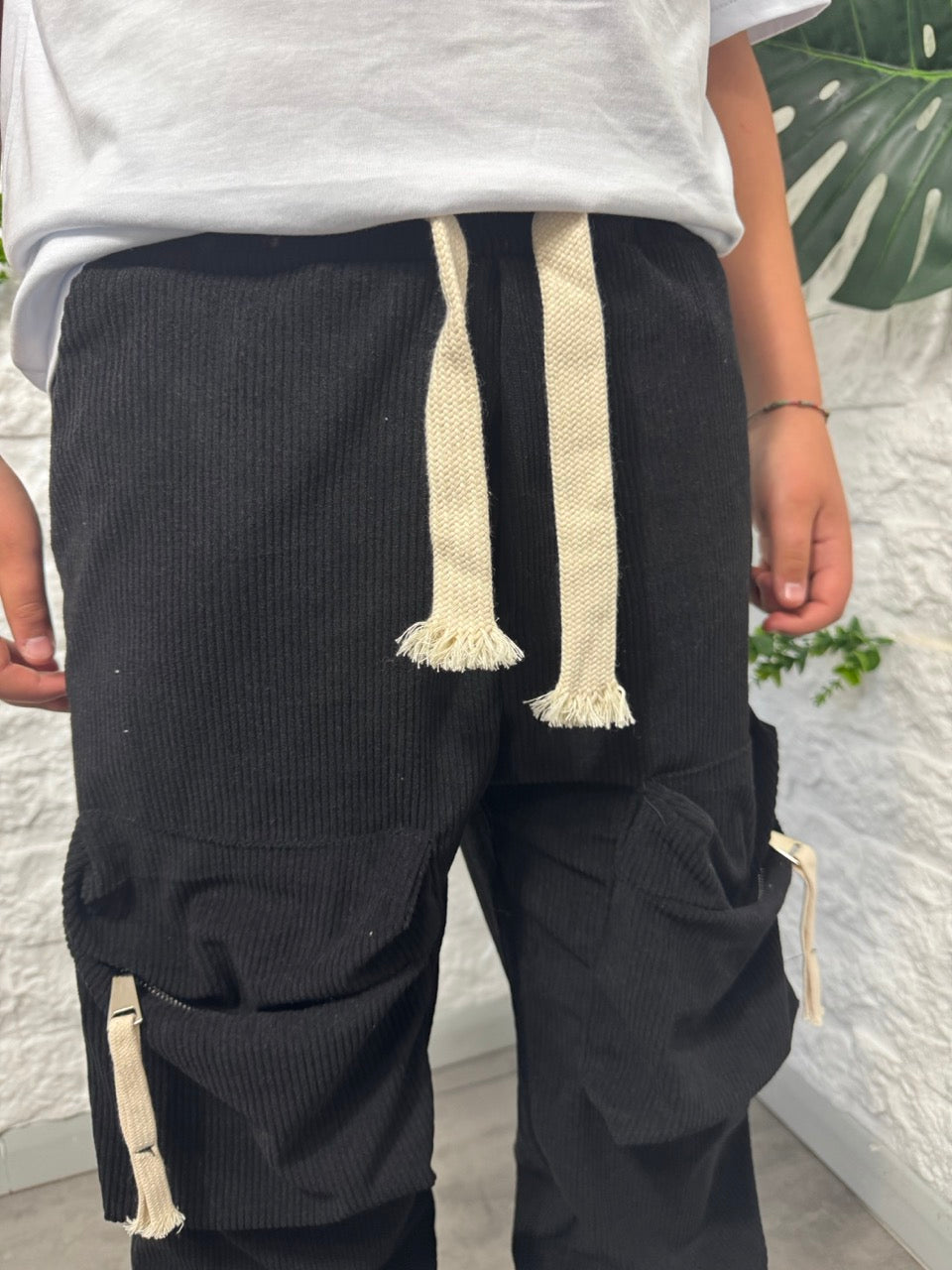 Pantalone cargo a costine nero con tasconi - GARZATO 10-16 anni