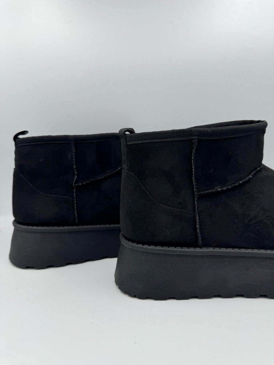 Stivaletto nero platform con caviglia bassa