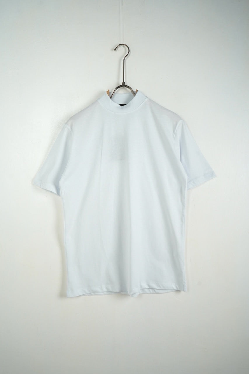 T-shirt bianca in tinta unita con mezzo collo alto