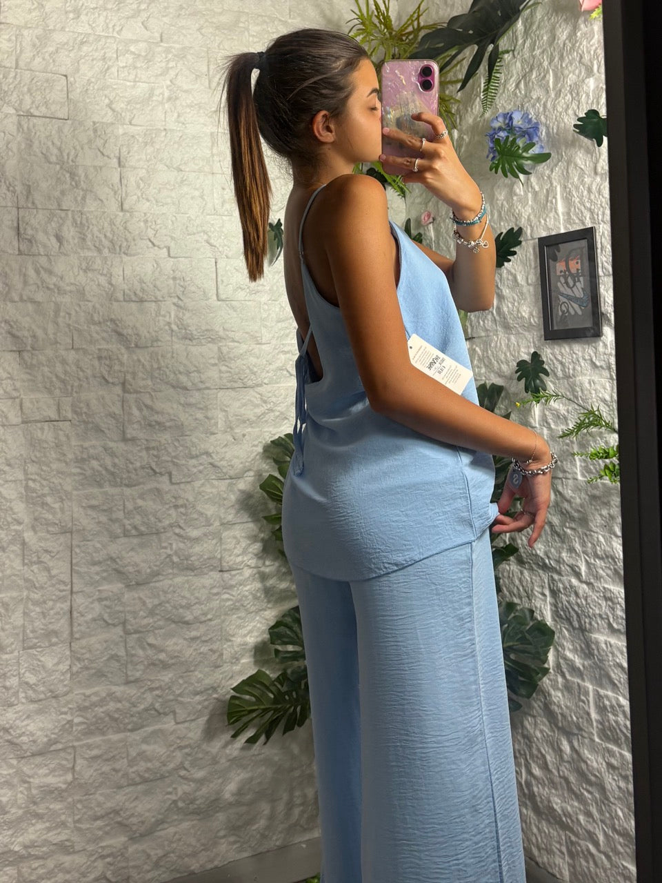 Coordinato celeste in simil lino con canotta e pantaloni palazzo