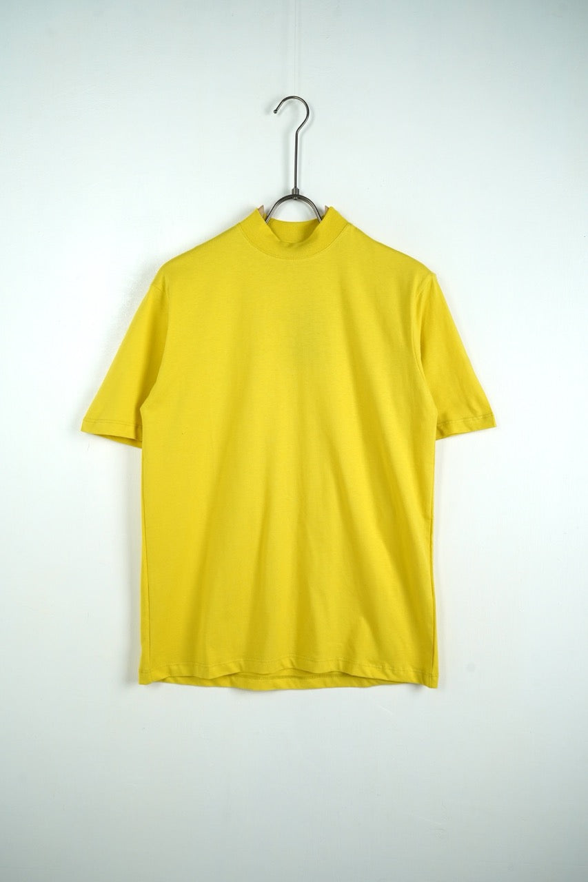 t-shirt a mezzo collo alto giallo