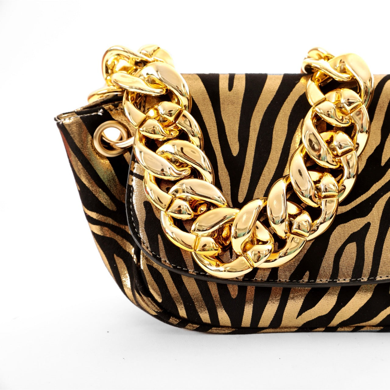 Borsa zebrata laminata con catena dorata