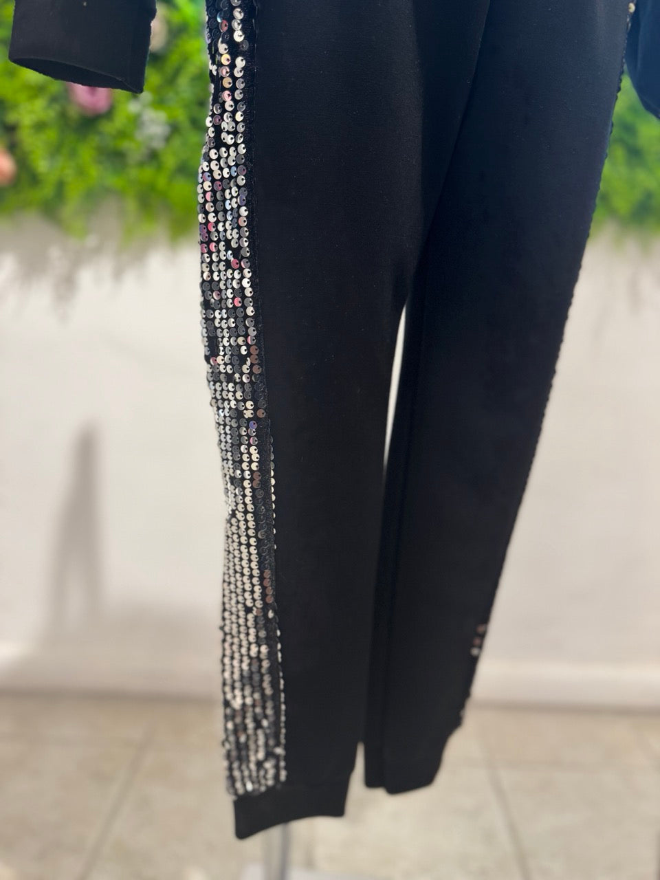 Completo nero con felpa e pantalone dettagli in paillettes - GARZATO 4-14 anni