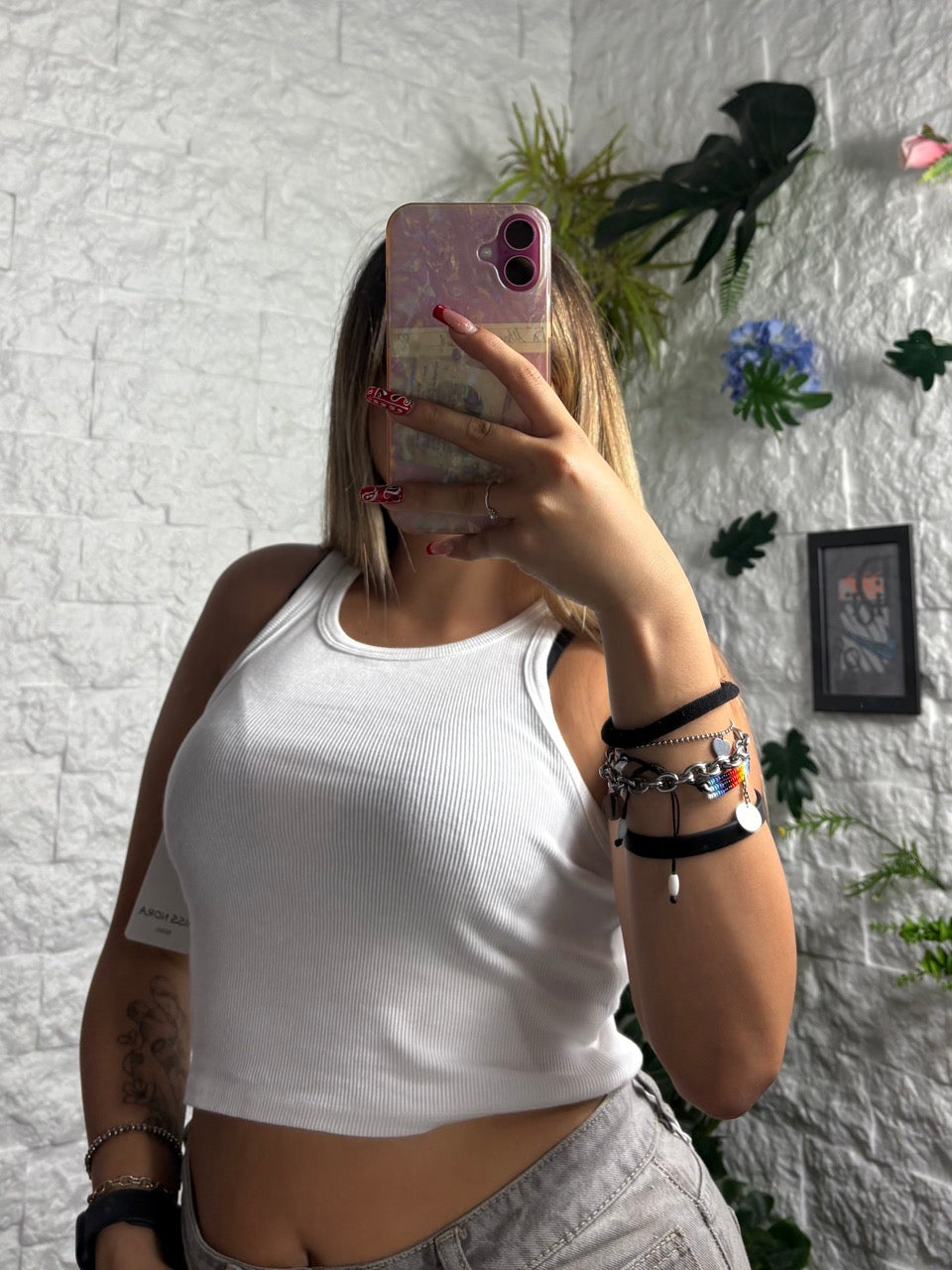 Canottiera aderente in tinta unita a costine