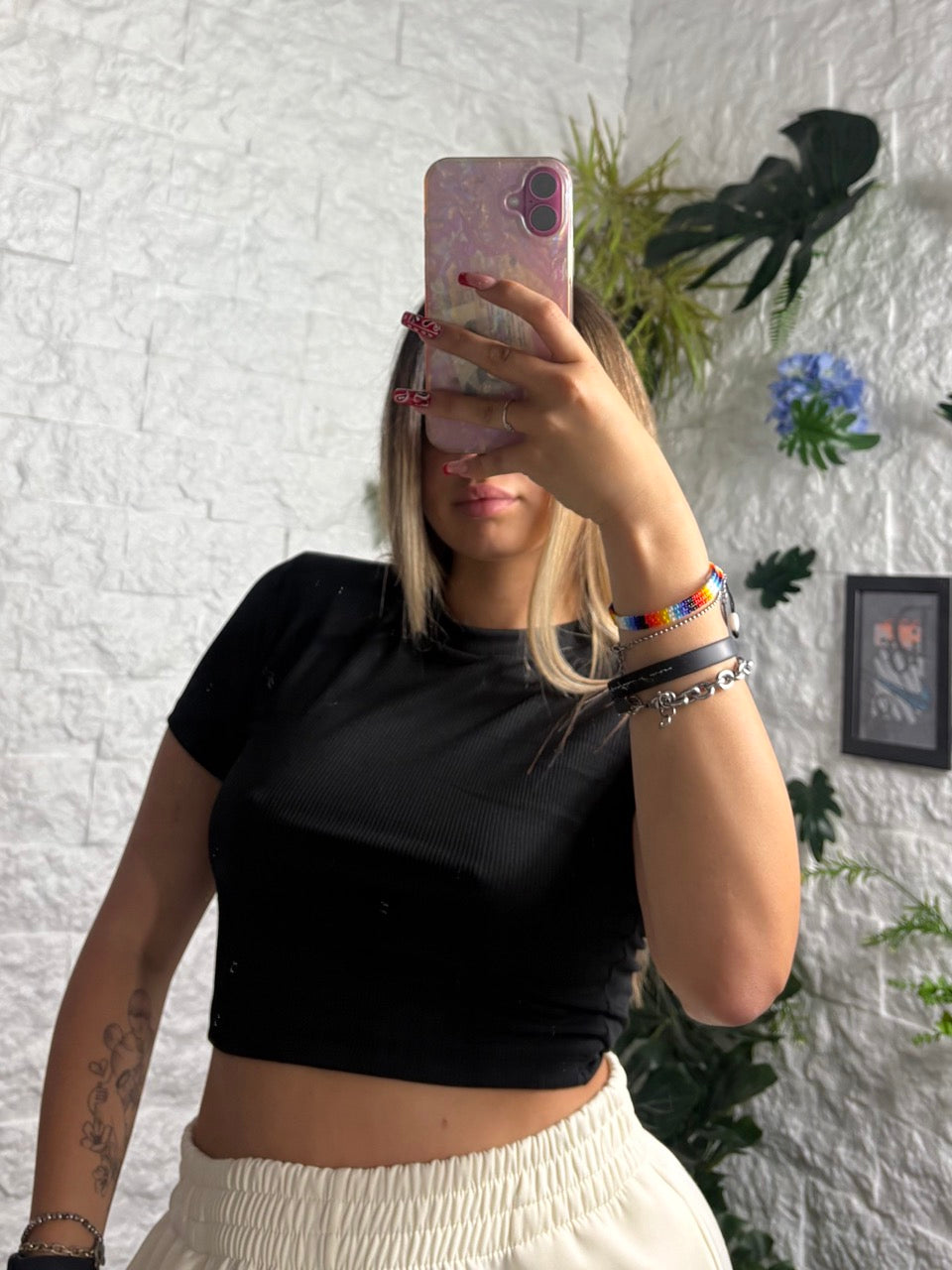 T-shirt crop-top a costine in tinta unita