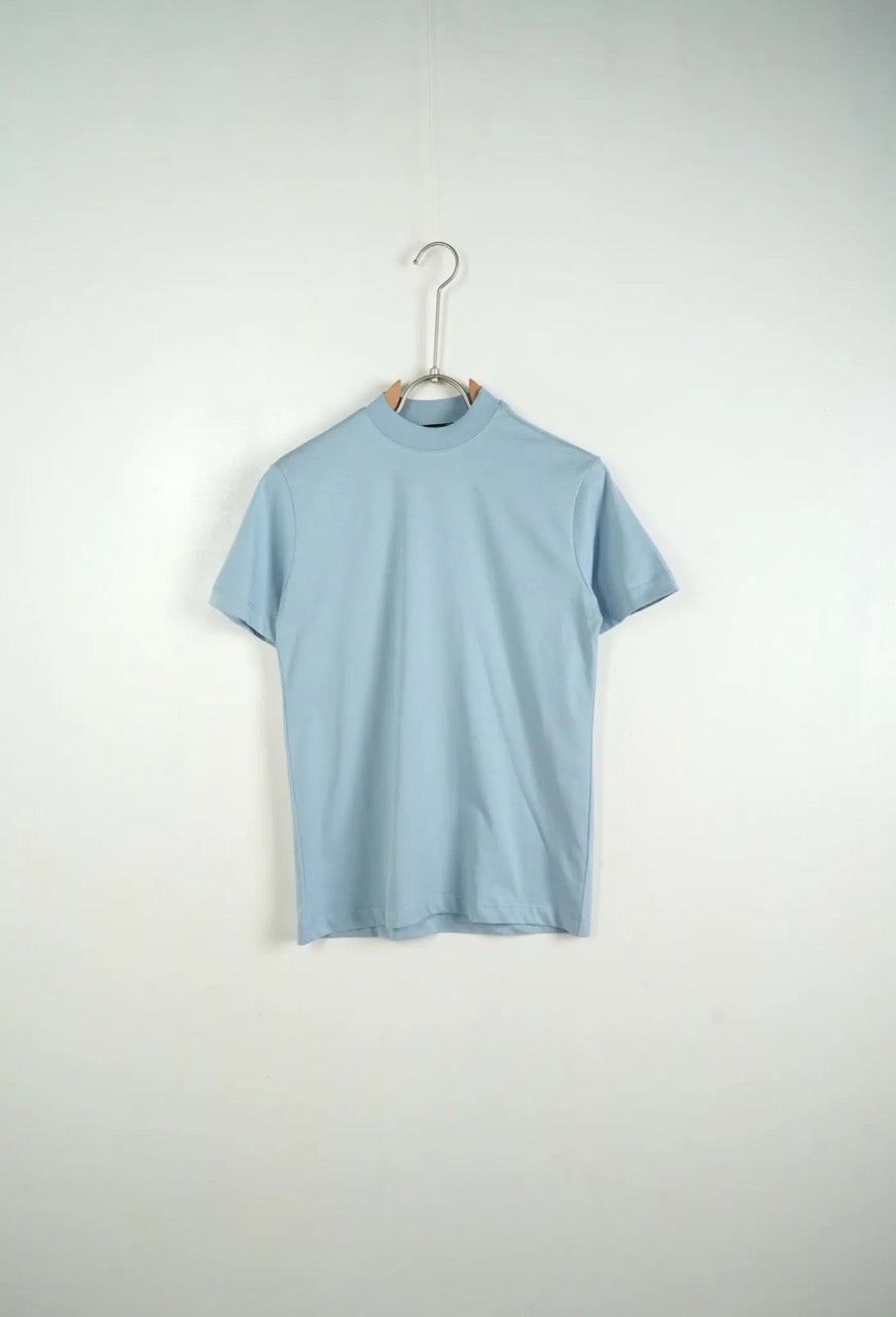 T-shirt celeste con mezzo collo alto 10-16 anni