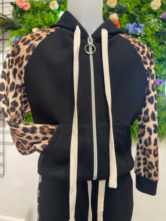Completo in tuta nera con bande leopardate - GARZATO 4-12 anni