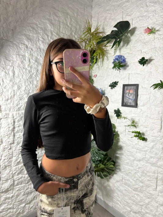 T-shirt crop-top nera a maniche lunghe 4-14 anni