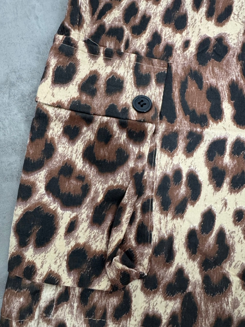 Bermuda cargo a costine in fantasia leopardata 8-16 anni