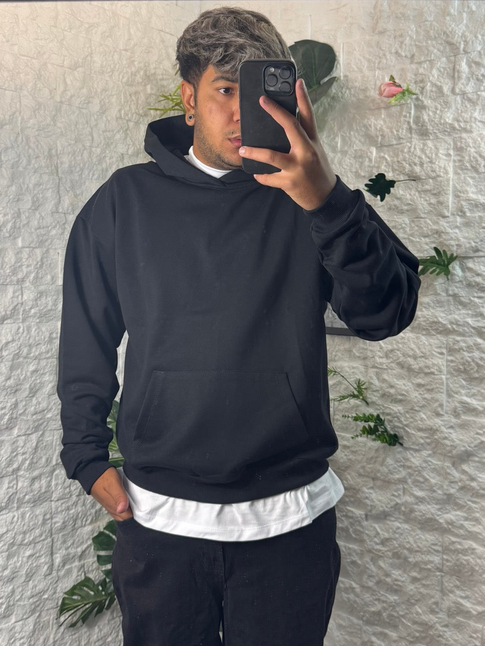 Felpa nera boxy fit con cappuccio - GARZATO