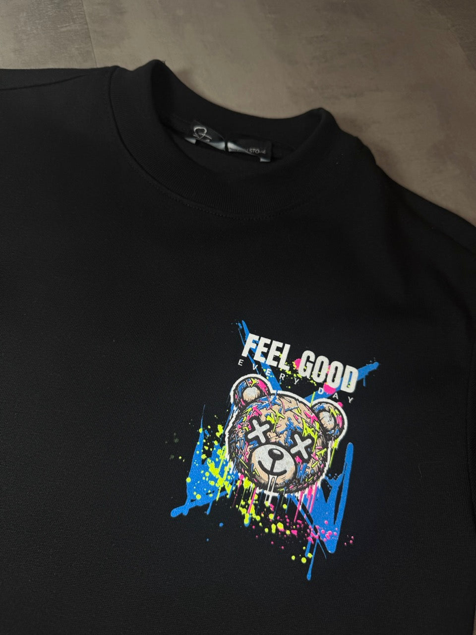T-shirt nera con stampa orso e scritta "FEEL GOOD" - OVERSIZE 10-16 anni