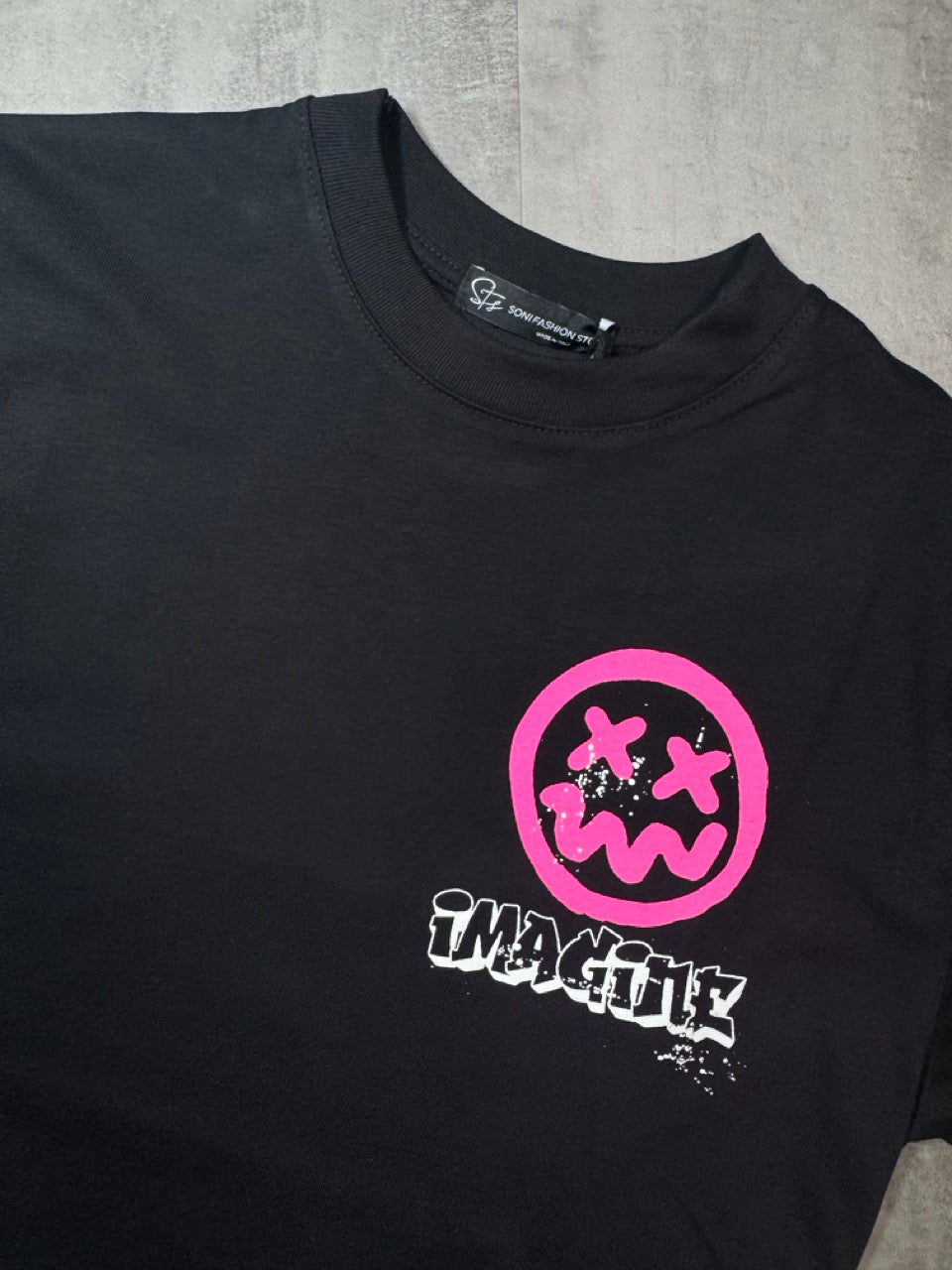 T-shirt bianca con mezzo collo alto e stampa smile fucsia - OVERSIZE 10-16 anni