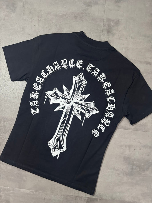 T-shirt nera con stampa "TAKE A CHANCE" e croce - OVERSIZE 10-16 anni