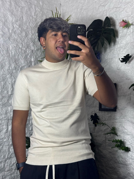 T-shirt beige slim in maglia con mezzo collo alto