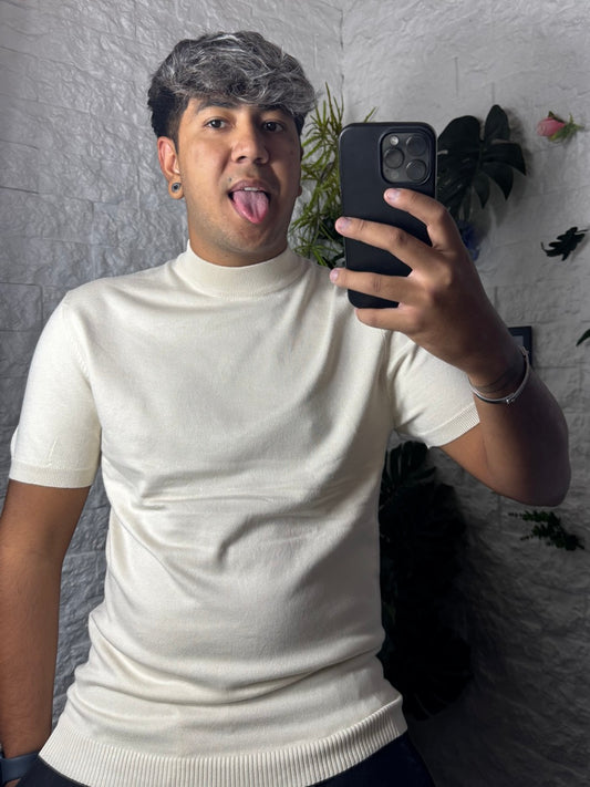 T-shirt beige slim in maglia con mezzo collo alto