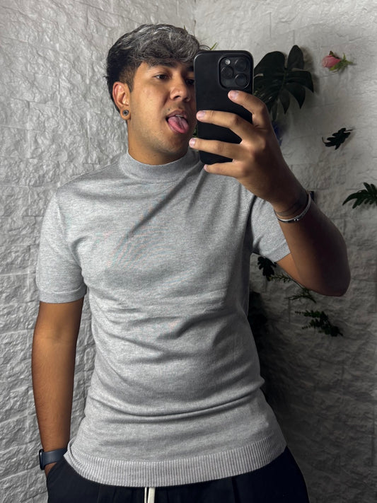 T-shirt grigia slim in maglia con mezzo collo alto