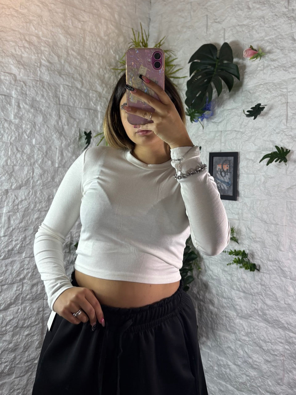 T-shirt crop in tinta unita a manica lunga