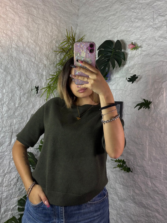 Maglione girocollo in maglia fine a maniche corte tinta unita