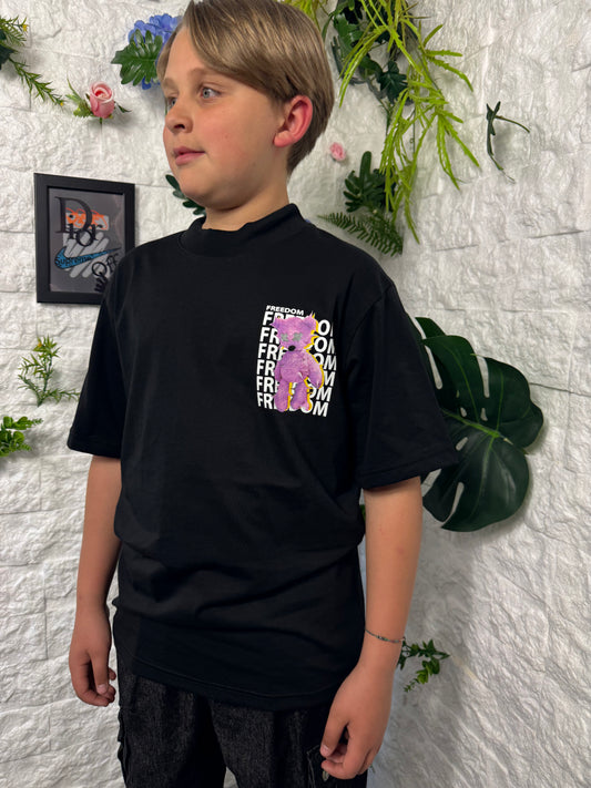 T-shirt nera con scritta "FREEDOM" e orso viola 10-16 anni B215