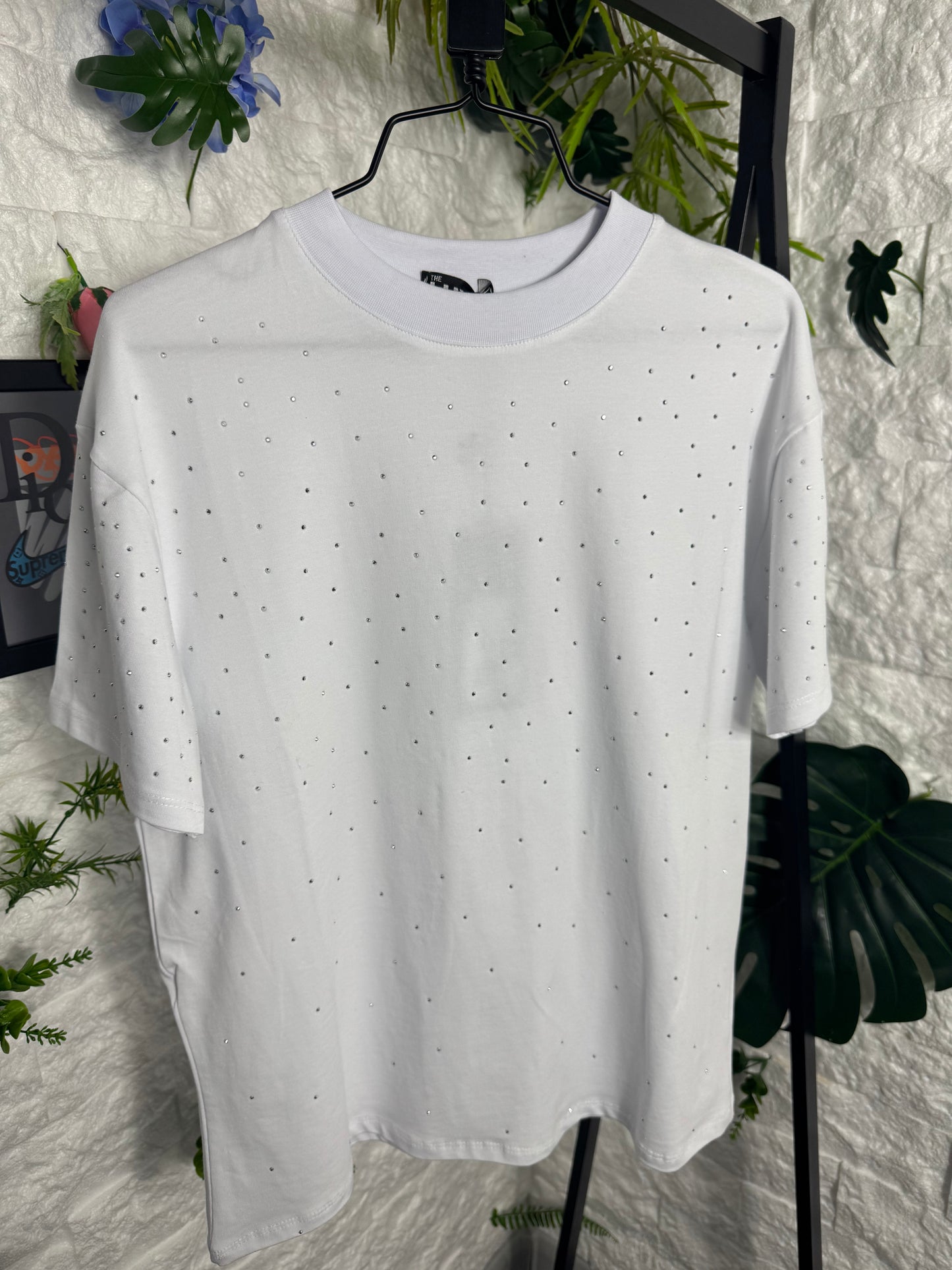T-shirt a mezzo collo alto bianca con brillantini B801