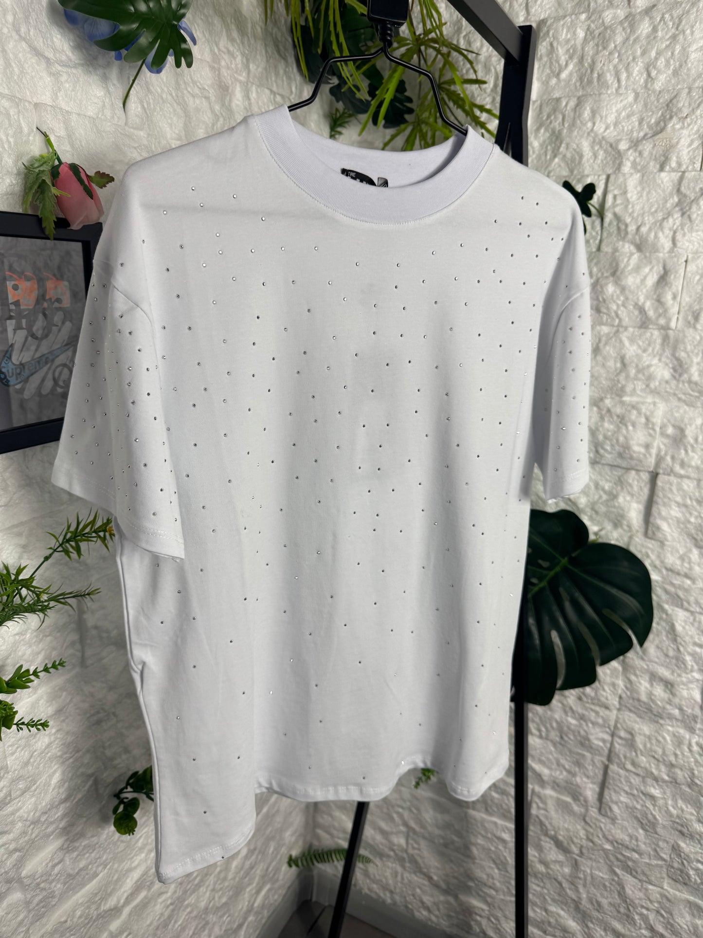 T-shirt a mezzo collo alto bianca con brillantini B801