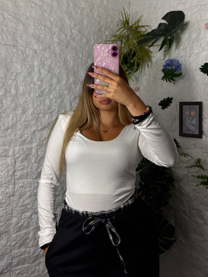 Body aderente in cotone elasticizzato con scollo a U a manica lunga