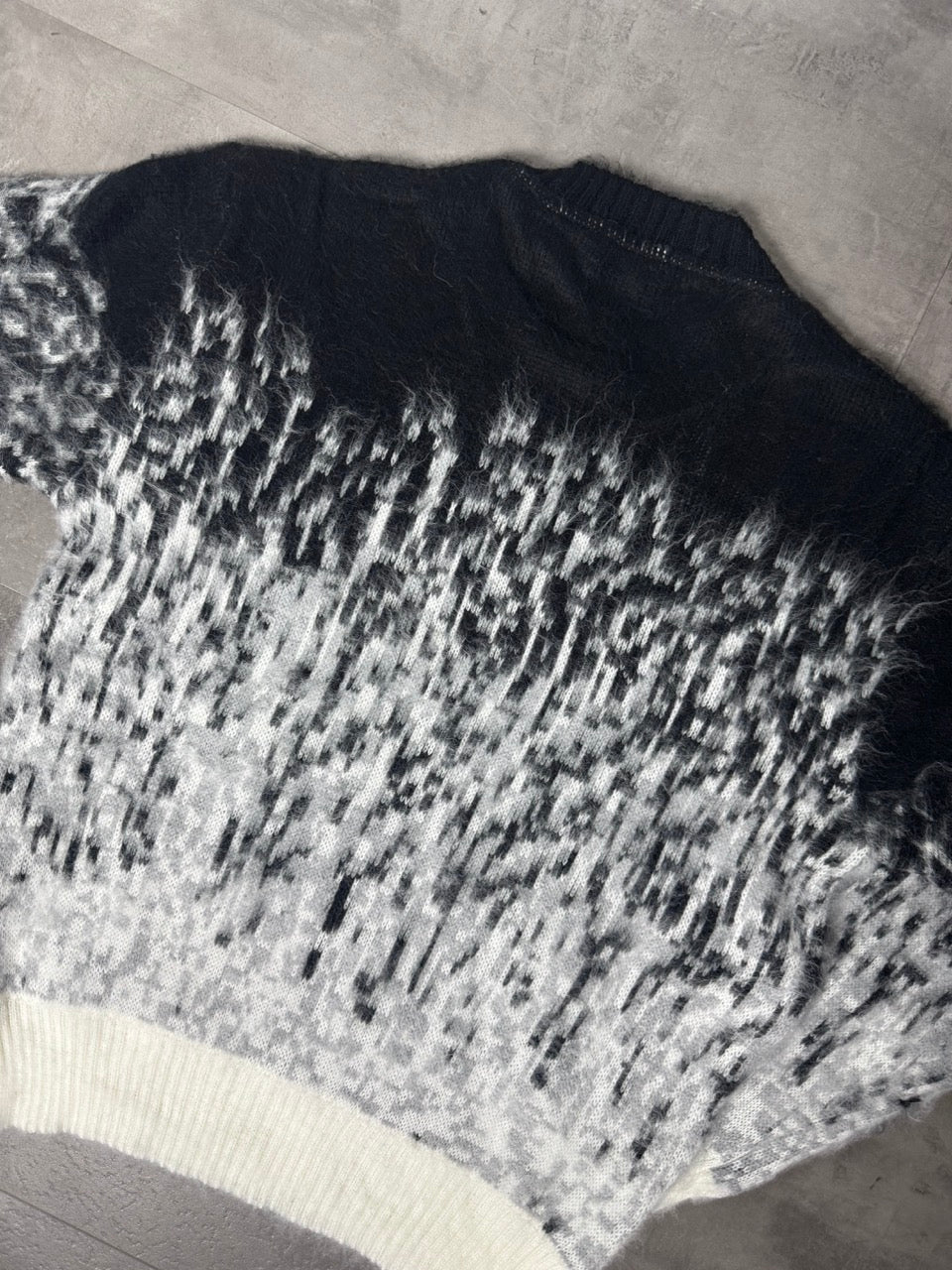 Maglione nero e bianco in lana con fantasia sfumata 8-16 anni
