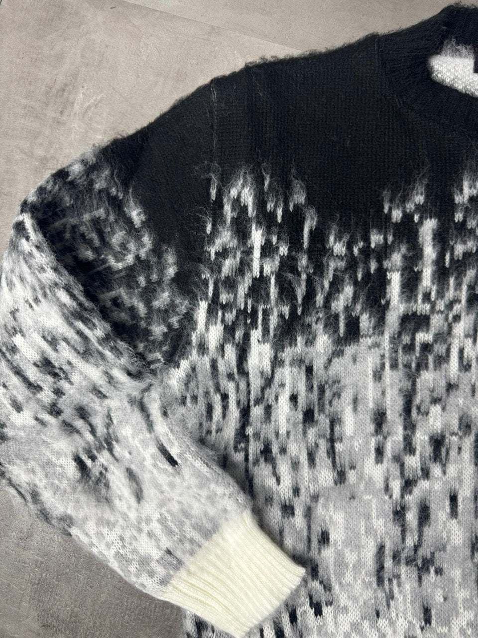 Maglione nero e bianco in lana con fantasia sfumata 8-16 anni