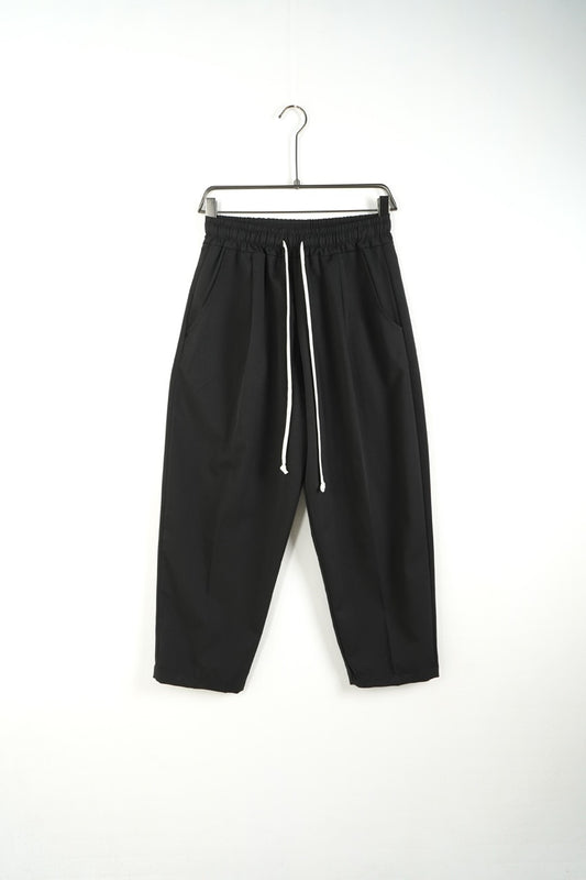 Pantalone nero OVERSIZE con vita elasticizzata e laccio