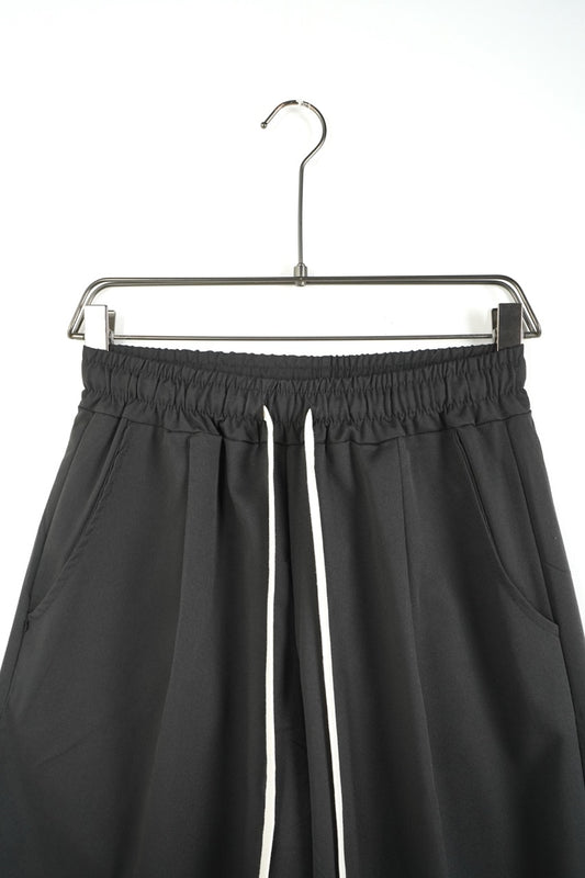 Pantalone nero OVERSIZE con vita elasticizzata e laccio