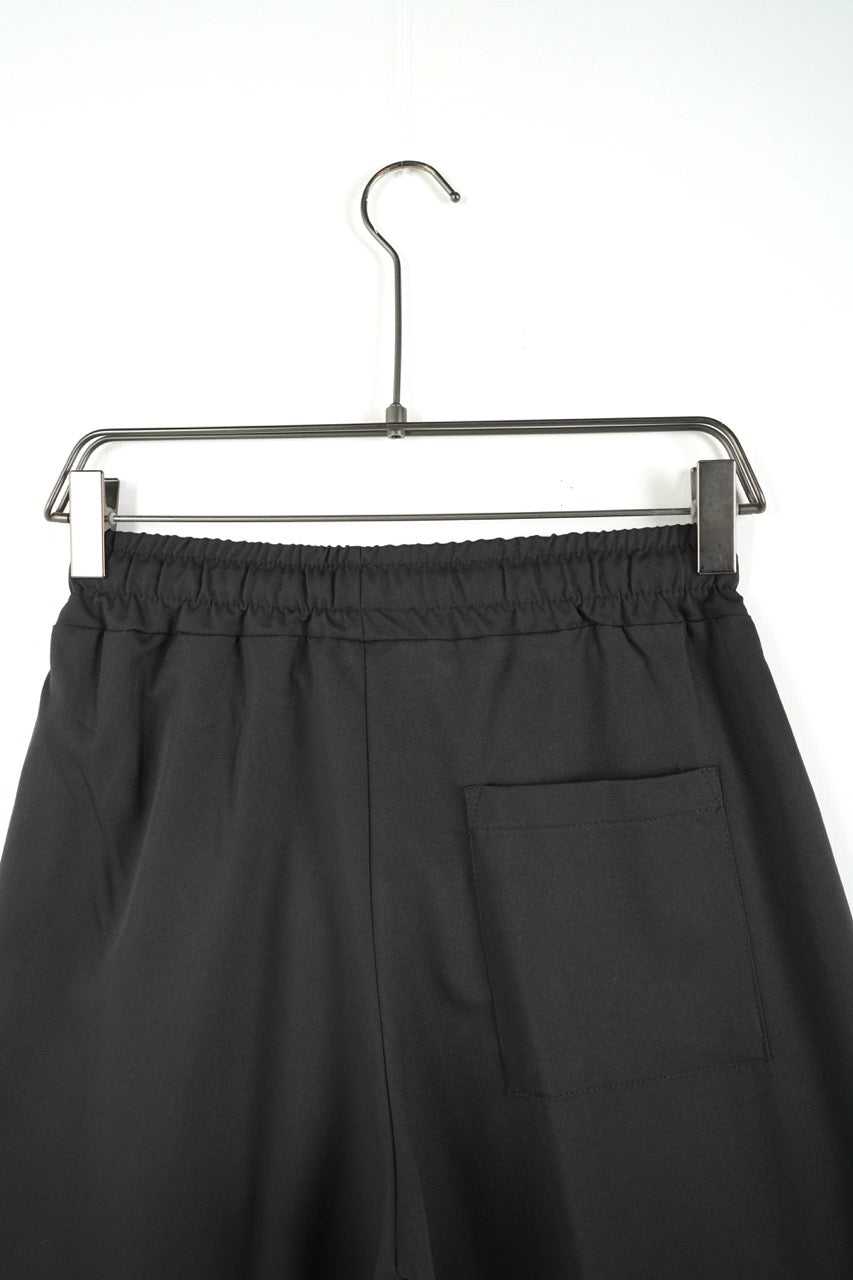 Pantalone nero OVERSIZE con vita elasticizzata e laccio