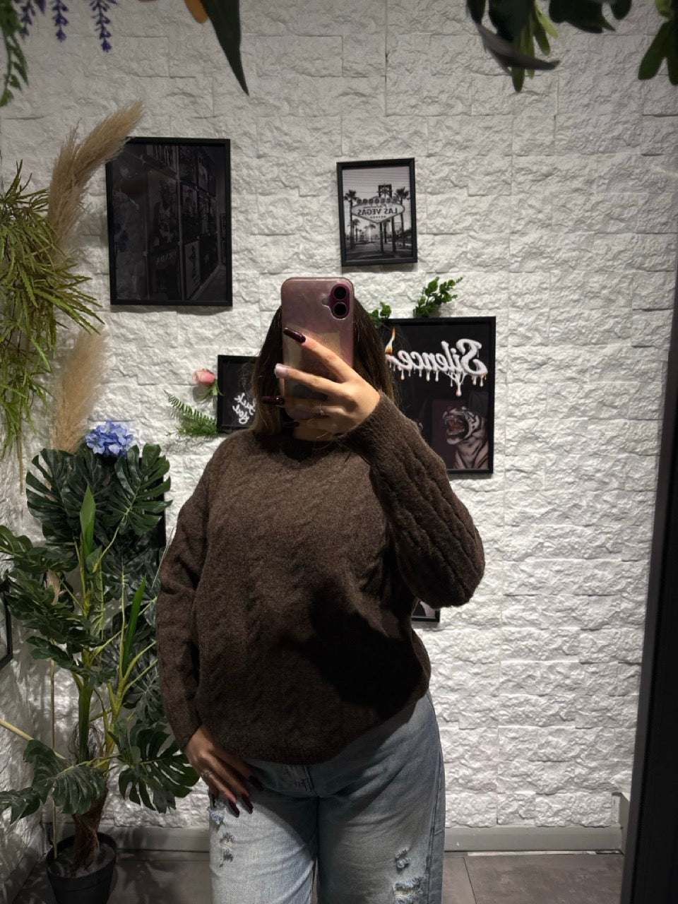 Maglione in maglia tinta unita con lavorazione a trecce