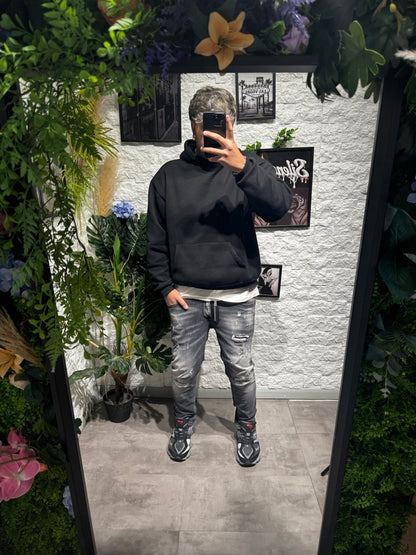 Jeans baggy grigio in denim con strappi e schizzi di vernice