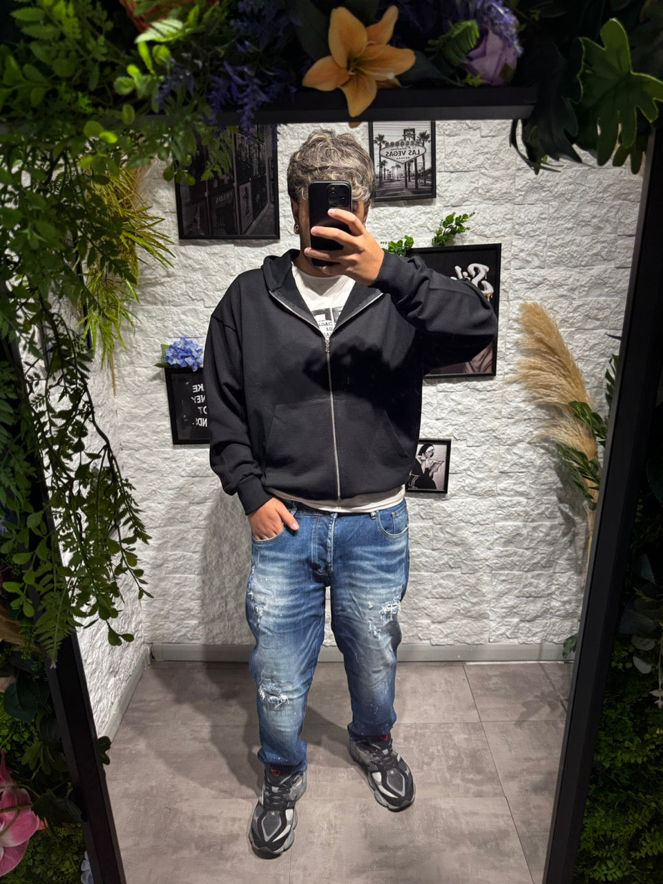 Jeans regular blu medio in denim con strappi