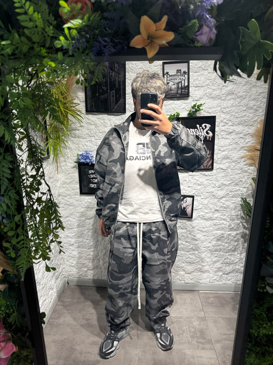 Completo militare grigio scuro con felpa zip e pantalone baggy - OVERSIZE
