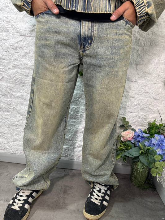 Completo in denim lavaggio chiaro con felpa zip e pantalone baggy - OVERSIZE